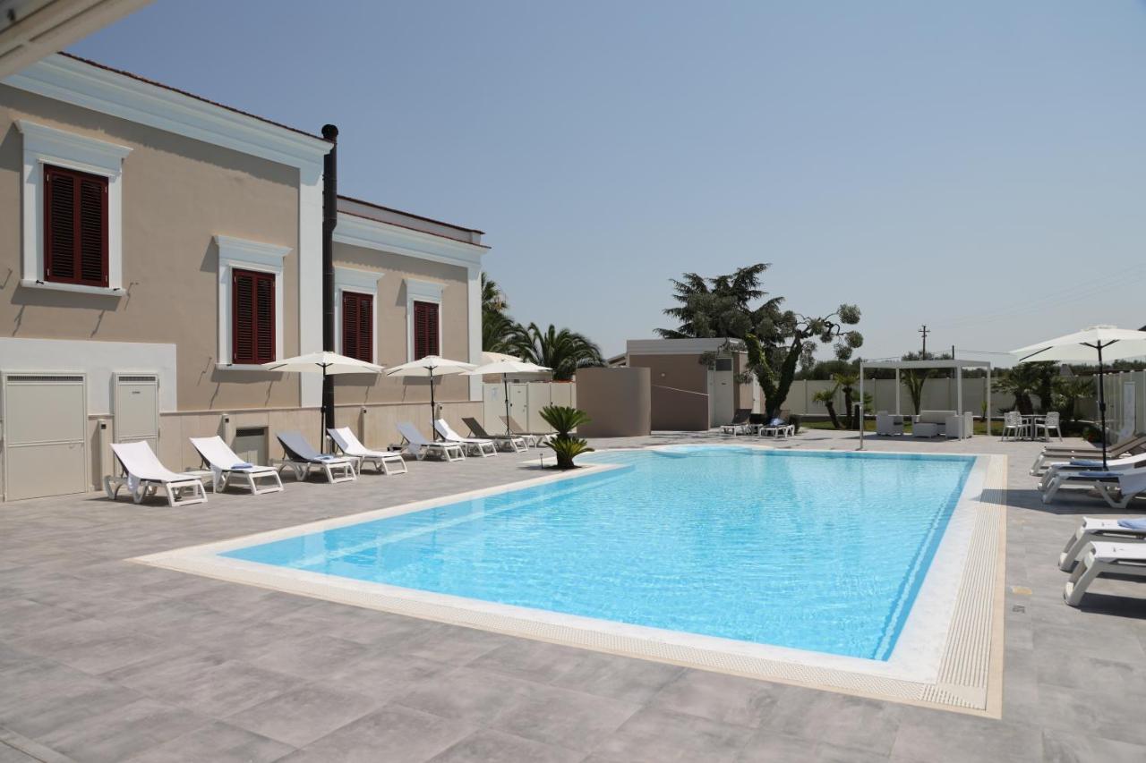 Hotel Il Quadrifoglio Cerignola Exterior photo
